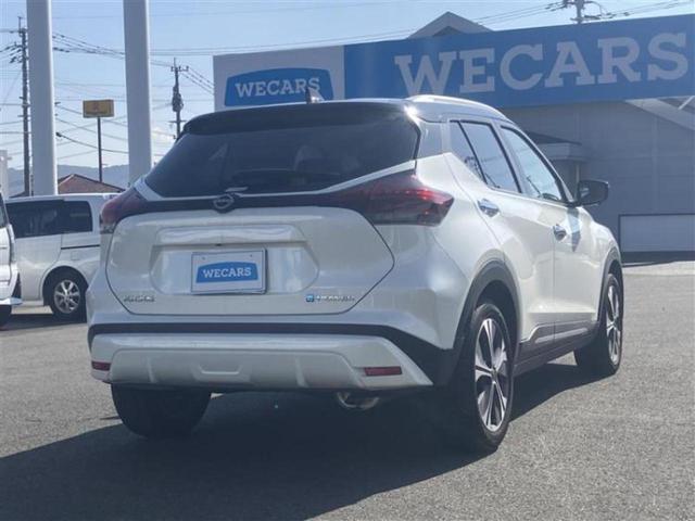 キックス Ｘツートーンインテリアエディション　保証書／純正　９インチ　ＳＤナビ／インテリジェントルームミラー／エマージェンシーブレーキ／シートヒーター　前席／アラウンドビューモニター／車線逸脱防止支援システム／シート　合皮／プロパイロット　ＥＴＣ（3枚目）