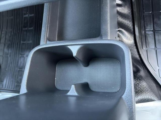 キャリイトラック ４ＷＤ　ＫＣ　新品タイヤ／エアバッグ　運転席／衝突安全ボディ／パワーステアリング／マニュアルエアコン／最大積載量３５０ｋｇ／ヘッドライトレベライザー／三方開／ラジオ　４ＷＤ（28枚目）