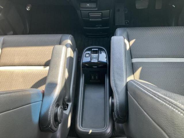 ステップワゴンスパーダ スパーダハイブリッドＧ・ＥＸホンダセンシング　新品タイヤ／保証書／純正　９インチ　ＳＤナビ／フリップダウンモニター／衝突安全装置／両側電動スライドドア／シートヒーター／車線逸脱防止支援システム／シート　合皮／ヘッドランプ　ＬＥＤ　バックカメラ（30枚目）