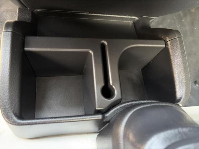 ハイゼットトラック スタンダード　新品タイヤ／保証書／エアバッグ　運転席／パワーステアリング／オートライト／ワンオーナー／マニュアルエアコン／取扱説明書／ユーザー買取車／最大積載量３５０ｋｇ／アクセサリーソケット／間欠ワイパー（26枚目）