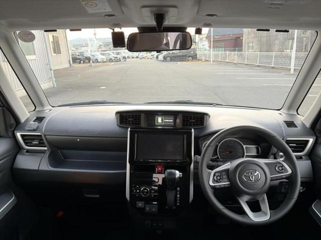 ルーミー カスタムＧ　新品タイヤ／保証書／純正　９インチ　ＳＤナビ／スマートアシスト（トヨタ・ダイハツ）／両側電動スライドドア／ヘッドランプ　ＬＥＤ／Ｂｌｕｅｔｏｏｔｈ接続／ＥＴＣ／横滑り防止装置　衝突被害軽減システム（4枚目）