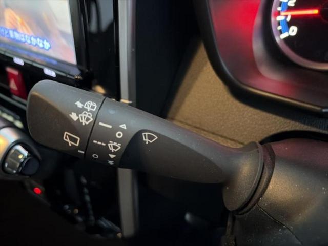 ルーミー カスタムＧ　新品タイヤ／保証書／純正　９インチ　ＳＤナビ／スマートアシスト（トヨタ・ダイハツ）／両側電動スライドドア／ヘッドランプ　ＬＥＤ／Ｂｌｕｅｔｏｏｔｈ接続／ＥＴＣ／横滑り防止装置　衝突被害軽減システム（16枚目）