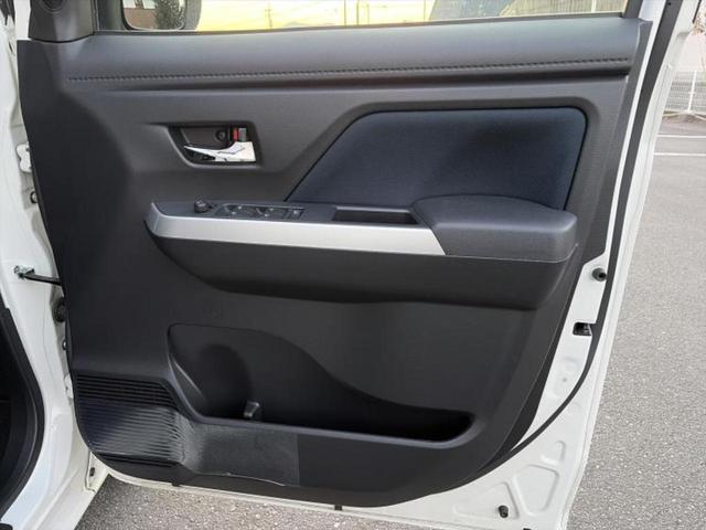 ルーミー カスタムＧ　新品タイヤ／保証書／純正　９インチ　ＳＤナビ／スマートアシスト（トヨタ・ダイハツ）／両側電動スライドドア／ヘッドランプ　ＬＥＤ／Ｂｌｕｅｔｏｏｔｈ接続／ＥＴＣ／横滑り防止装置　衝突被害軽減システム（19枚目）