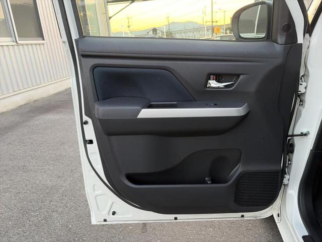 ルーミー カスタムＧ　新品タイヤ／保証書／純正　９インチ　ＳＤナビ／スマートアシスト（トヨタ・ダイハツ）／両側電動スライドドア／ヘッドランプ　ＬＥＤ／Ｂｌｕｅｔｏｏｔｈ接続／ＥＴＣ／横滑り防止装置　衝突被害軽減システム（20枚目）