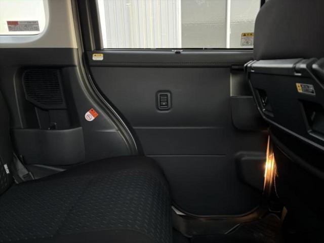 ルーミー カスタムＧ　新品タイヤ／保証書／純正　９インチ　ＳＤナビ／スマートアシスト（トヨタ・ダイハツ）／両側電動スライドドア／ヘッドランプ　ＬＥＤ／Ｂｌｕｅｔｏｏｔｈ接続／ＥＴＣ／横滑り防止装置　衝突被害軽減システム（22枚目）