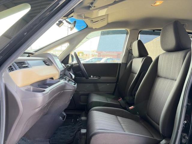 フリードハイブリッド ハイブリッドＧホンダセンシング　新品タイヤ／保証書／純正　９インチ　ＳＤナビ／ホンダセンシング／両側電動スライドドア／車線逸脱防止支援システム／ヘッドランプ　ＬＥＤ／Ｂｌｕｅｔｏｏｔｈ接続／ＥＴＣ／ＥＢＤ付ＡＢＳ／バックモニター（7枚目）