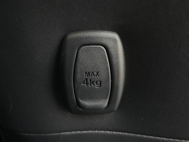 ヴォクシー ４ＷＤ　ＺＳキラメキ３　新品タイヤ／保証書／社外　１１インチ　ＳＤナビ／フリップダウンモニター　社外　１２．８インチ／トヨタセーフティセンス／両側電動スライドドア／車線逸脱防止支援システム／シート　ハーフレザー　バックカメラ（40枚目）