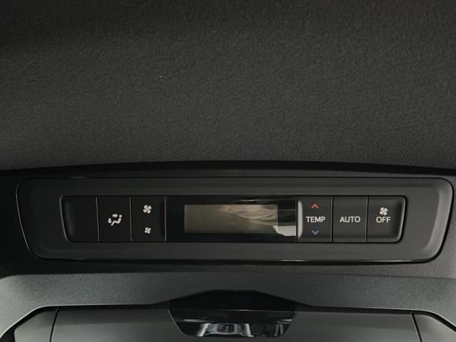 ヴォクシー ４ＷＤ　ＺＳキラメキ３　新品タイヤ／保証書／社外　１１インチ　ＳＤナビ／フリップダウンモニター　社外　１２．８インチ／トヨタセーフティセンス／両側電動スライドドア／車線逸脱防止支援システム／シート　ハーフレザー　バックカメラ（41枚目）