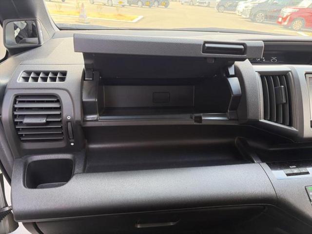 ステップワゴンスパーダ スパーダZ 新品タイヤ/保証書/純正 HDDナビ/両側電動スライドドア/ヘッドランプ HID/ETC/EBD付ABS/横滑り防止装置/バックモニター/ワンセグTV/DVD/MTモード付き バックカメラ DVD再生(31枚目)