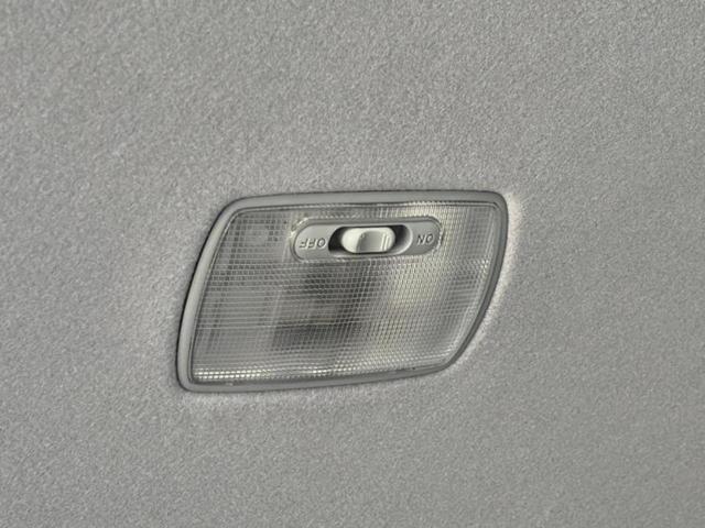 ステップワゴンスパーダ スパーダZ 新品タイヤ/保証書/純正 HDDナビ/両側電動スライドドア/ヘッドランプ HID/ETC/EBD付ABS/横滑り防止装置/バックモニター/ワンセグTV/DVD/MTモード付き バックカメラ DVD再生(33枚目)