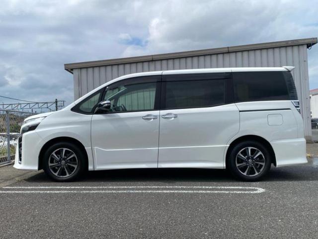 ヴォクシー ＺＳ　新品タイヤ／保証書／純正　１０インチ　ＳＤナビ／フリップダウンモニター／トヨタセーフティセンス／両側電動スライドドア／車線逸脱防止支援システム／ドライブレコーダー　前後／ヘッドランプ　ＬＥＤ　ドラレコ（2枚目）