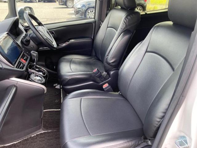 ヴォクシー ＺＳ　新品タイヤ／保証書／純正　１０インチ　ＳＤナビ／フリップダウンモニター／トヨタセーフティセンス／両側電動スライドドア／車線逸脱防止支援システム／ドライブレコーダー　前後／ヘッドランプ　ＬＥＤ　ドラレコ（7枚目）