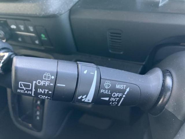 Ｎ－ＢＯＸカスタム ヒョウジュン　保証書／ホンダセンシング／シートヒーター　前席／車線逸脱防止支援システム／ヘッドランプ　ＬＥＤ／ＥＢＤ付ＡＢＳ／アイドリングストップ／禁煙車／アルミホイール　純正　１４インチ／パワーウインドウ（12枚目）