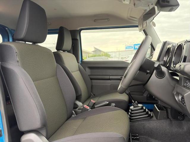 ジムニー ４ＷＤ　ＸＣ　保証書／ディスプレイオーディオ９インチ／セーフティサポート（スズキ）／シートヒーター　前席／車線逸脱防止支援システム／ヘッドランプ　ＬＥＤ／Ｂｌｕｅｔｏｏｔｈ接続／ＥＢＤ付ＡＢＳ　衝突被害軽減システム（5枚目）