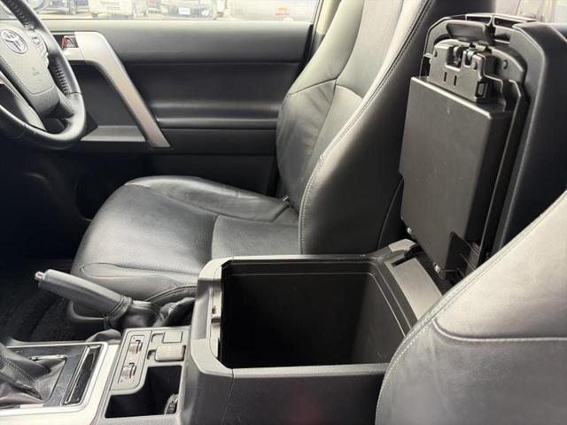 ランドクルーザープラド ４ＷＤ　ＴＸ　Ｌパッケージ　社外　８インチ　ＳＤナビ／フリップダウンモニター　社外　１０．１インチ／トヨタセーフティセンス／シートヒーター　前席／シート　フルレザー／ヘッドランプ　ＬＥＤ／Ｂｌｕｅｔｏｏｔｈ接続／ＥＴＣ　革シート（31枚目）