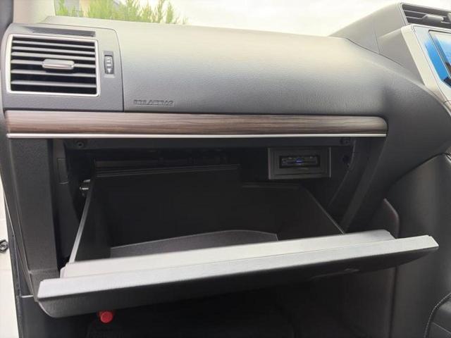 ランドクルーザープラド ４ＷＤ　ＴＸ　Ｌパッケージ　社外　８インチ　ＳＤナビ／フリップダウンモニター　社外　１０．１インチ／トヨタセーフティセンス／シートヒーター　前席／シート　フルレザー／ヘッドランプ　ＬＥＤ／Ｂｌｕｅｔｏｏｔｈ接続／ＥＴＣ　革シート（37枚目）