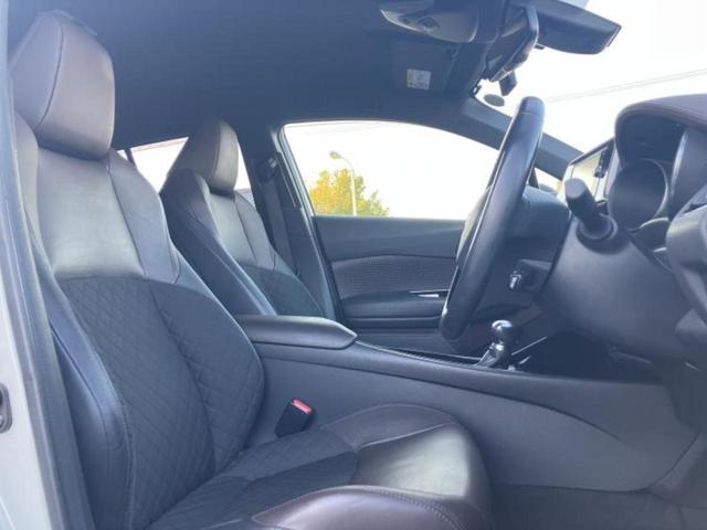 Ｃ－ＨＲ Ｇ　ＬＥＤエディション　新品タイヤ／ＴＲＤエアロ／純正　ＳＤナビ／トヨタセーフティセンス／シートヒーター　前席／車線逸脱防止支援システム／シート　ハーフレザー／ドライブレコーダー　社外／ヘッドランプ　ＬＥＤ　フルエアロ（5枚目）