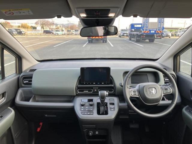 フリード クロスター　保証書／純正　８インチ　ナビ／ホンダセンシング／両側電動スライドドア／シートヒーター　前席／車線逸脱防止支援システム／シート　ハーフレザー／登録済未使用車／ヘッドランプ　ＬＥＤ　衝突被害軽減システム（4枚目）