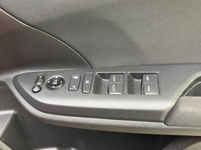 シビック ヒョウジュン 新品タイヤ/保証書/社外 SDナビ/ホンダセンシング/シートヒーター 前席/ヘッドランプ LED/Bluetooth接続/ETC/EBD付ABS/横滑り防止装置/アイドリングストップ バックカメラ(26枚目)