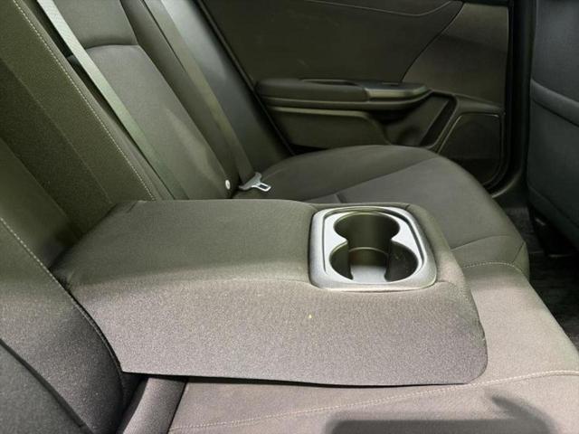 シビック ヒョウジュン 新品タイヤ/保証書/社外 SDナビ/ホンダセンシング/シートヒーター 前席/ヘッドランプ LED/Bluetooth接続/ETC/EBD付ABS/横滑り防止装置/アイドリングストップ バックカメラ(32枚目)