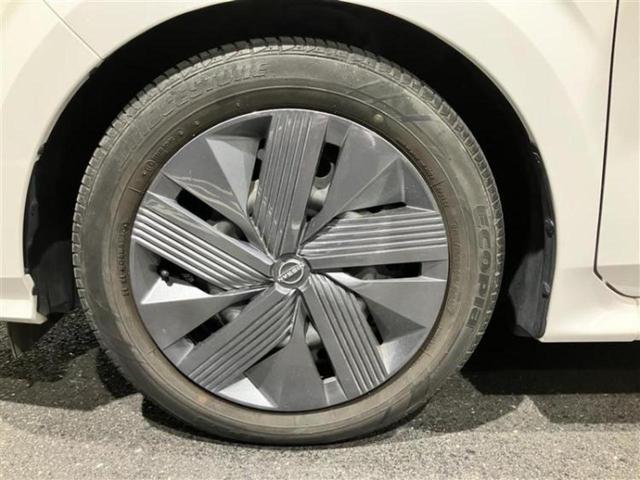 ノート Ｘ　保証書／純正　ＳＤナビ／インテリジェントルームミラー／エマージェンシーブレーキ／アラウンドビューモニター／車線逸脱防止支援システム／ヘッドランプ　ＬＥＤ／Ｂｌｕｅｔｏｏｔｈ接続／ＥＴＣ　全周囲カメラ（17枚目）