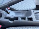４ＷＤ　ＫＣ　新品タイヤ／エアバッグ　運転席／衝突安全ボディ／パワーステアリング／マニュアルエアコン／最大積載量３５０ｋｇ／ヘッドライトレベライザー／三方開／ラジオ　４ＷＤ（29枚目）