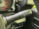 操作しやすいウインカーレバーで、安全な車線変更をサポート。スムーズな操作感で、運転の負担を軽減します。