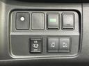 日々の運転を支えるスイッチ類を備えています。直感的な操作が可能で、快適なドライブをサポートするでしょう。