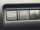 運転席周りのスイッチ類は、操作しやすい位置に配置されています。直感的な操作性で、快適なドライブをサポートします。