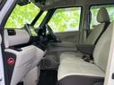 明るい室内空間と調和するデザイン。運転席周りの視界を確保し、運転操作をサポートします。快適なドライブを応援します。◆画像認識ＡＩによる推定であり実際と異なる場合があります。