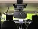 すっきりとしたデザインで、車内空間に調和します。Ｆｕｌｌ　ＨＤ画質で、録画された映像は高精細です。万が一の事態に備え、証拠として役立ちます。安全装備の一環として。