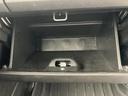 後部座席を倒せば、さらに広々とした空間を実現。大きな荷物も楽々収納でき、旅行にも最適です。