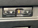 ETC車載器を備えており、対応する料金所ではETCを利用した通過に役立ちます。高速道路やスマートインターチェンジを利用する機会がある方にも便利な装備です。