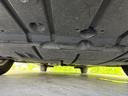 車両前方側の下廻り画像です。エンジン付近から車両中央部までの状態を確認いただけます。◆ご購入前に気になる下廻りの様子を把握したい方は、店頭スタッフまでお問い合わせ下さい。