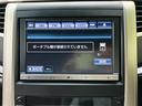 AMやFM、ディスク、HDDなどの選択項目が画面上に並び、音源を確認しやすい構成です。接続や音質に関する項目もまとまり、利用したい機能を見つけやすくなっています。