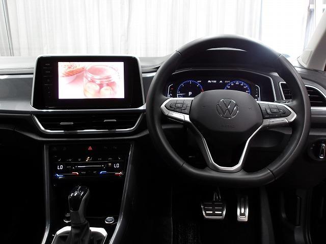 Ｔ－ロック ＴＤＩ　スタイル　ディーゼルターボ　正規認定中古車　ディーラー保証１年付き　Ａクルコン　盗難防止システム　横滑り防止装置　エアバッグ　エアコン　パワーステアリング　メモリーナビ　キーレスエントリー　ＬＫＡ　ＡＢＳ（2枚目）