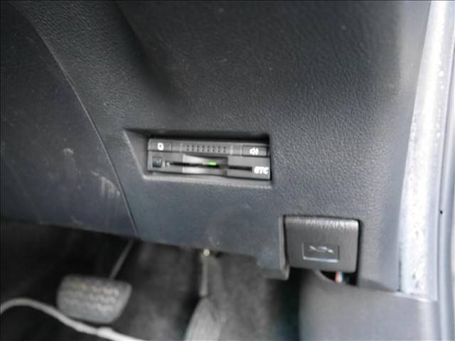 カローラフィールダー ＨＹＢＲＩＤ　Ｇ　エアロツアラーＷＸＢ　ハーフレザーシート　ＢＬＵＥＴＯＯＴＨ　ＥＴＣ（16枚目）