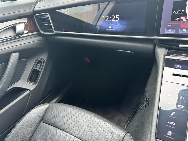 パナメーラ ９７１仕様　ベースグレード　リヤモニター　ベースグレード（４名）９７１仕様・純正リヤモニター・３６００ＣＣ・安心のバネサス（24枚目）