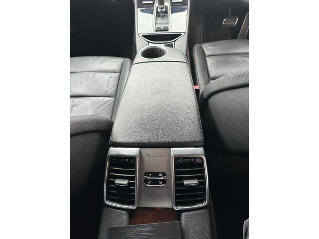 パナメーラ ９７１仕様　ベースグレード　リヤモニター　ベースグレード（４名）９７１仕様・純正リヤモニター・３６００ＣＣ・安心のバネサス（25枚目）