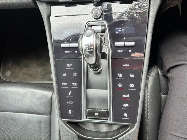 パナメーラ ９７１仕様　ベースグレード　リヤモニター　ベースグレード（４名）９７１仕様・純正リヤモニター・３６００ＣＣ・安心のバネサス（28枚目）