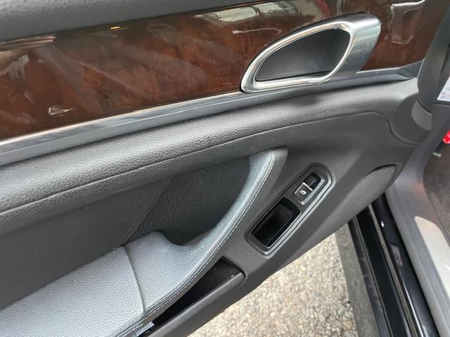 パナメーラ ９７１仕様　ベースグレード　リヤモニター　ベースグレード（４名）９７１仕様・純正リヤモニター・３６００ＣＣ・安心のバネサス（29枚目）