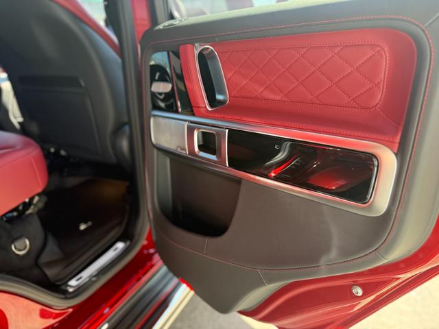 Ｇクラス Ｇ４５０ｄ　ＡＭＧラインＰＫＧ・ナイトＰＫＧ・マヌプラス　ＡＭＧライン・ナイトパッケージ・ＭＡＮＵＦＡＫＴＵＲヒヤシンスレッド・ＭＡＮＵＦＡＫＴＵＲプログラム・ＭＡＮＵＦＡＫＴＵＲプログラムプラス・ＭＡＮＵＦＡＫＴＵＲボディ同色スペアタイヤリング・デジタル（30枚目）