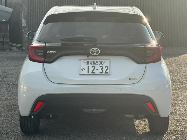 ヤリス ハイブリッドＺ　全周囲カメラ　ナビ　クリアランスソナー　オートクルーズコントロール　衝突被害軽減システム　アルミホイール　ＬＥＤヘッドランプ　スマートキー　電動格納ミラー　シートヒーター　ＣＶＴ　盗難防止システム（16枚目）