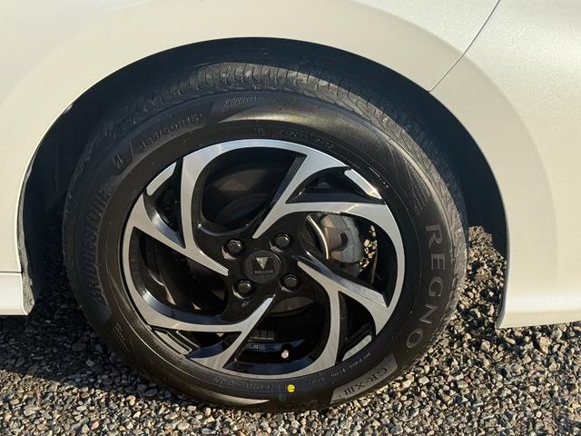 ヤリス ハイブリッドＺ　全周囲カメラ　ナビ　クリアランスソナー　オートクルーズコントロール　衝突被害軽減システム　アルミホイール　ＬＥＤヘッドランプ　スマートキー　電動格納ミラー　シートヒーター　ＣＶＴ　盗難防止システム（19枚目）