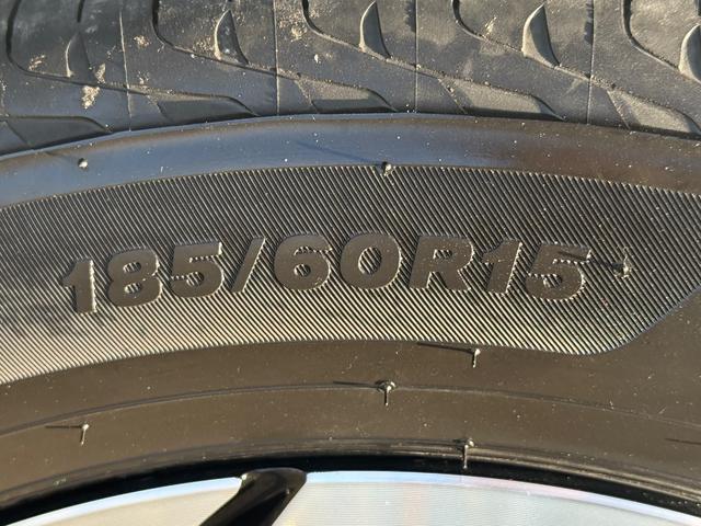 ヤリス ハイブリッドＺ　全周囲カメラ　ナビ　クリアランスソナー　オートクルーズコントロール　衝突被害軽減システム　アルミホイール　ＬＥＤヘッドランプ　スマートキー　電動格納ミラー　シートヒーター　ＣＶＴ　盗難防止システム（31枚目）