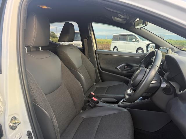 ヤリス ハイブリッドＺ　全周囲カメラ　ナビ　クリアランスソナー　オートクルーズコントロール　衝突被害軽減システム　アルミホイール　ＬＥＤヘッドランプ　スマートキー　電動格納ミラー　シートヒーター　ＣＶＴ　盗難防止システム（34枚目）