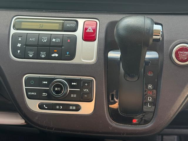 Ｎ－ＯＮＥ プレミアム　バックカメラ　オートライト　ＨＩＤ　スマートキー　アイドリングストップ　電動格納ミラー　ベンチシート　ＣＶＴ　盗難防止システム　ＡＢＳ　ＥＳＣ　ＣＤ　アルミホイール　衝突安全ボディ　エアコン（7枚目）