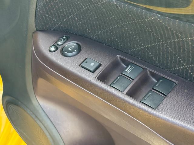 Ｎ－ＯＮＥ プレミアム　バックカメラ　オートライト　ＨＩＤ　スマートキー　アイドリングストップ　電動格納ミラー　ベンチシート　ＣＶＴ　盗難防止システム　ＡＢＳ　ＥＳＣ　ＣＤ　アルミホイール　衝突安全ボディ　エアコン（9枚目）