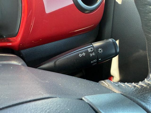 ハスラー Ｊスタイル　ＥＴＣ　衝突被害軽減システム　オートライト　ＨＩＤ　スマートキー　アイドリングストップ　電動格納ミラー　シートヒーター　ベンチシート　ＣＶＴ　盗難防止システム　ＡＢＳ　ＥＳＣ　ＣＤ　衝突安全ボディ（6枚目）