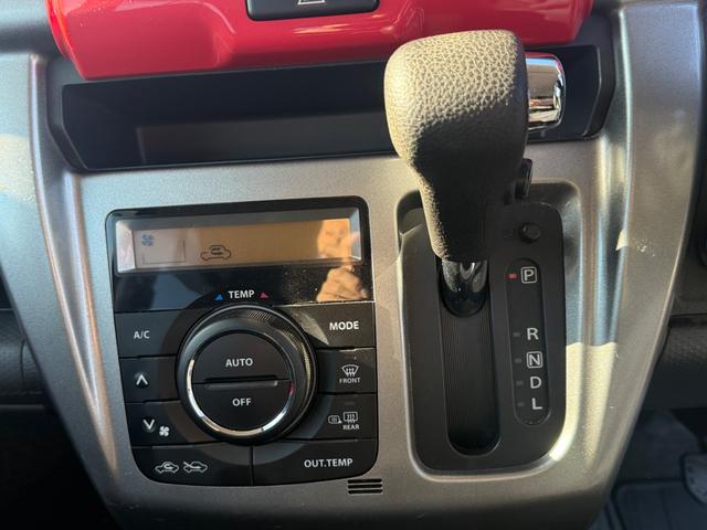 ハスラー Ｊスタイル　ＥＴＣ　衝突被害軽減システム　オートライト　ＨＩＤ　スマートキー　アイドリングストップ　電動格納ミラー　シートヒーター　ベンチシート　ＣＶＴ　盗難防止システム　ＡＢＳ　ＥＳＣ　ＣＤ　衝突安全ボディ（9枚目）